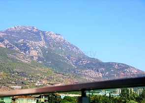 Уютная квартира 1+1 в современном комплексе в Махмутларе