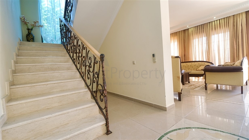 Отдельностоящая вилла 6+1 в Кирише Кемере