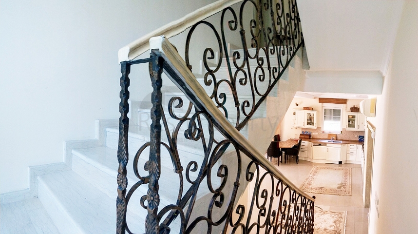 Отдельностоящая вилла 6+1 в Кирише Кемере