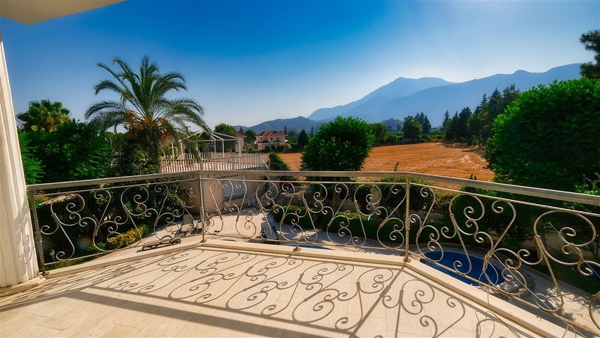 Отдельностоящая вилла 6+1 в Кирише Кемере