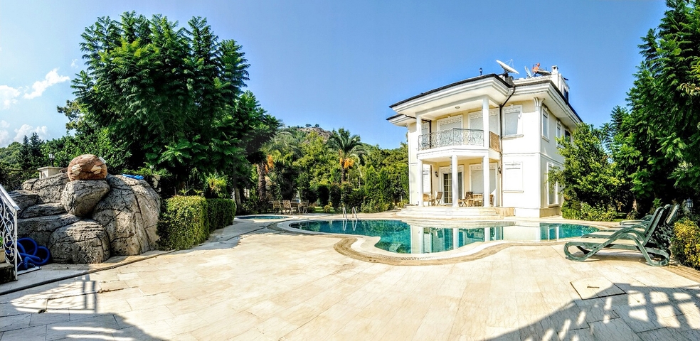 Отдельностоящая вилла 6+1 в Кирише Кемере