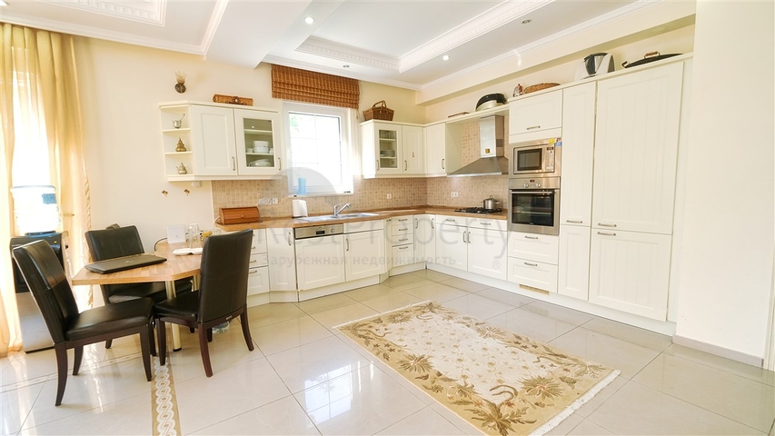 Отдельностоящая вилла 6+1 в Кирише Кемере