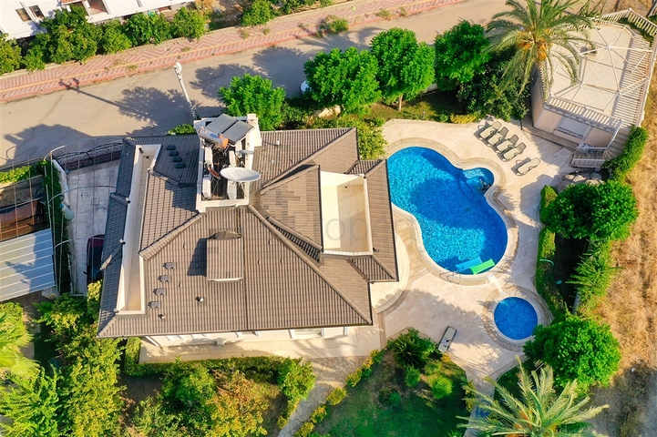 Отдельностоящая вилла 6+1 в Кирише Кемере