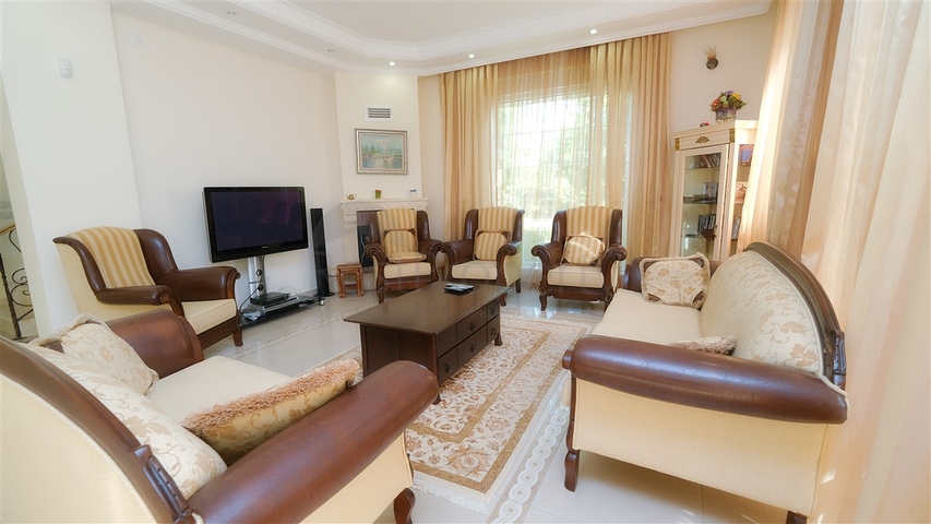 Отдельностоящая вилла 6+1 в Кирише Кемере