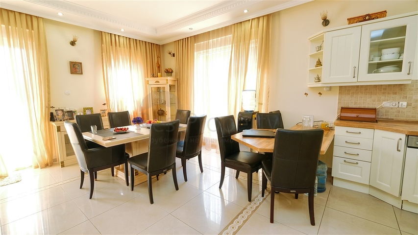 Отдельностоящая вилла 6+1 в Кирише Кемере