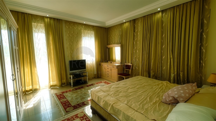 Отдельностоящая вилла 6+1 в Кирише Кемере