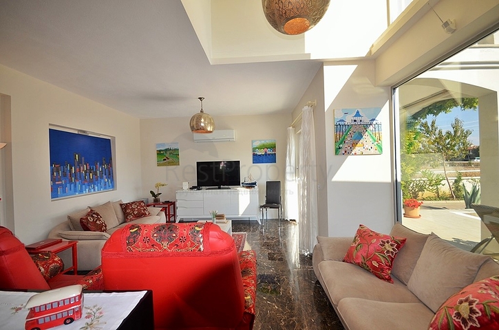 Меблированная вилла с бассейном в Фетхие