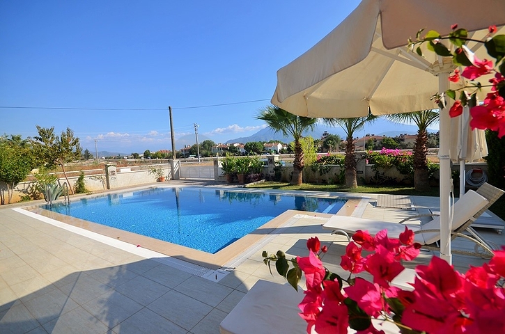 Меблированная вилла с бассейном в Фетхие