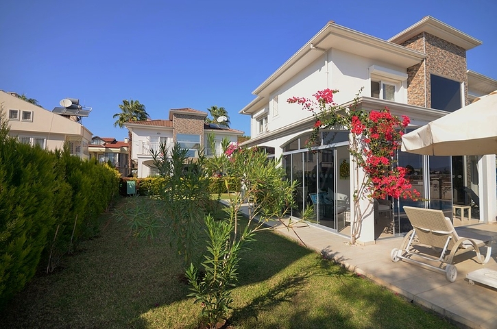 Меблированная вилла с бассейном в Фетхие