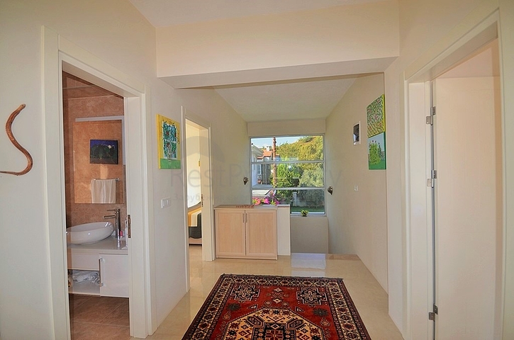 Меблированная вилла с бассейном в Фетхие