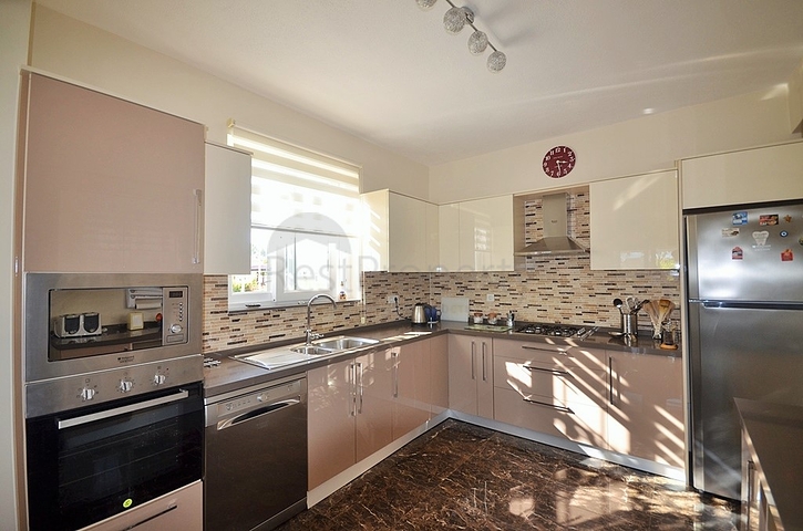 Меблированная вилла с бассейном в Фетхие