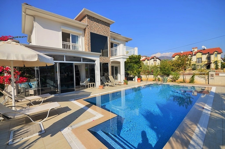 Меблированная вилла с бассейном в Фетхие