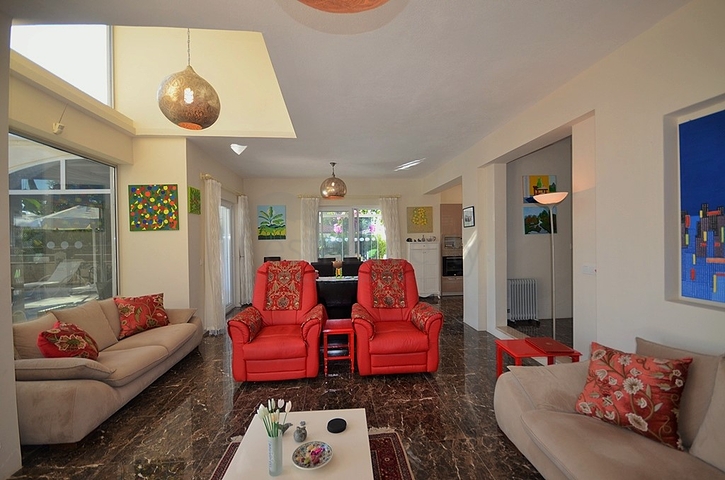 Меблированная вилла с бассейном в Фетхие