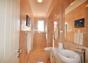 Меблированная вилла с бассейном в Фетхие