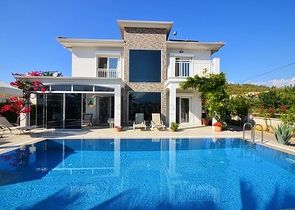 Меблированная вилла с бассейном в Фетхие