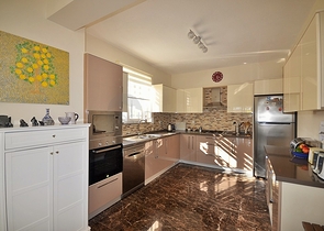 Меблированная вилла с бассейном в Фетхие