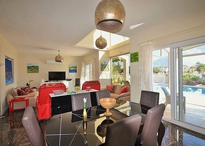 Меблированная вилла с бассейном в Фетхие