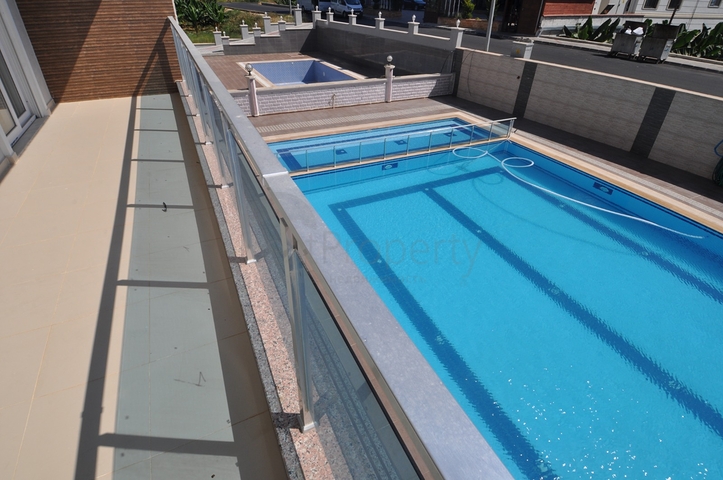 Двухкомнатная квартира через дорогу от моря