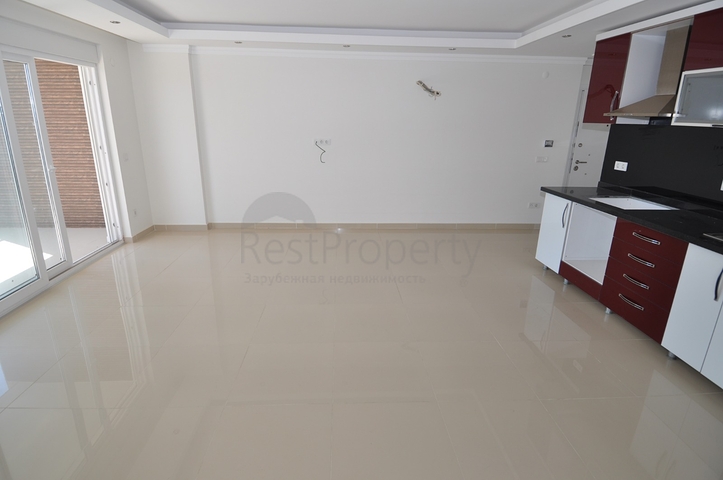 Двухкомнатная квартира через дорогу от моря