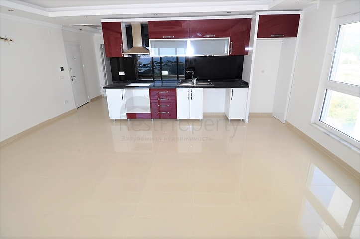 Двухкомнатная квартира через дорогу от моря