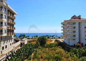 Двухкомнатная квартира через дорогу от моря