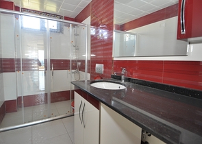 Двухкомнатная квартира через дорогу от моря