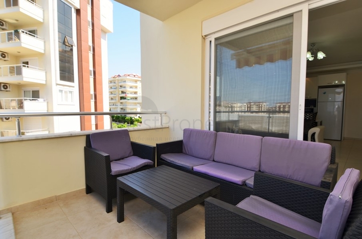 Трехкомнатная квартира с собственным пляжем в Авсалларе