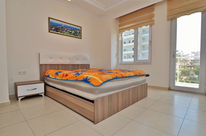 Трехкомнатная квартира с собственным пляжем в Авсалларе