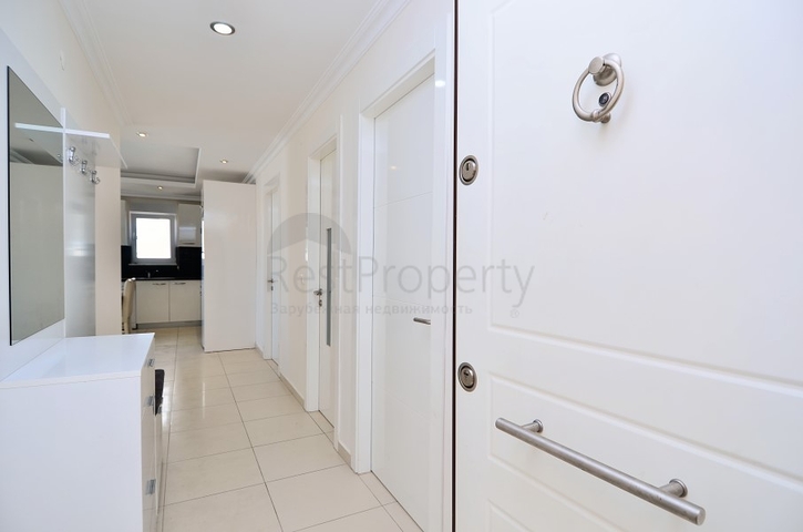 Трехкомнатная квартира с собственным пляжем в Авсалларе