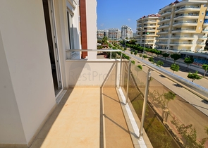 Трехкомнатная квартира с собственным пляжем в Авсалларе