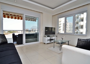 Трехкомнатная квартира с собственным пляжем в Авсалларе