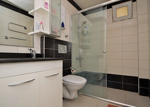 Трехкомнатная квартира с собственным пляжем в Авсалларе