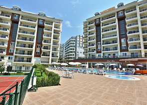 Трехкомнатная квартира с собственным пляжем в Авсалларе