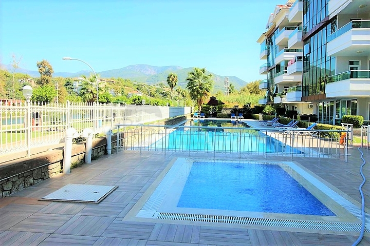 Новая квартира на берегу горной реки