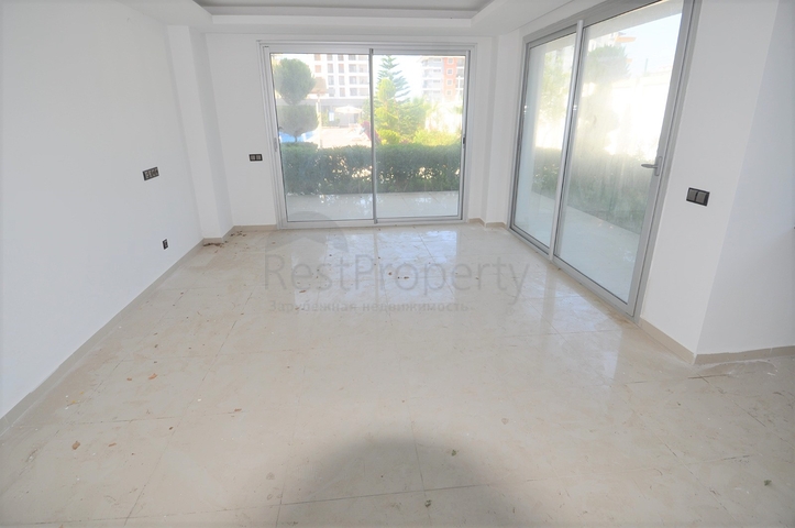 Просторный дуплекс с выходом в сад