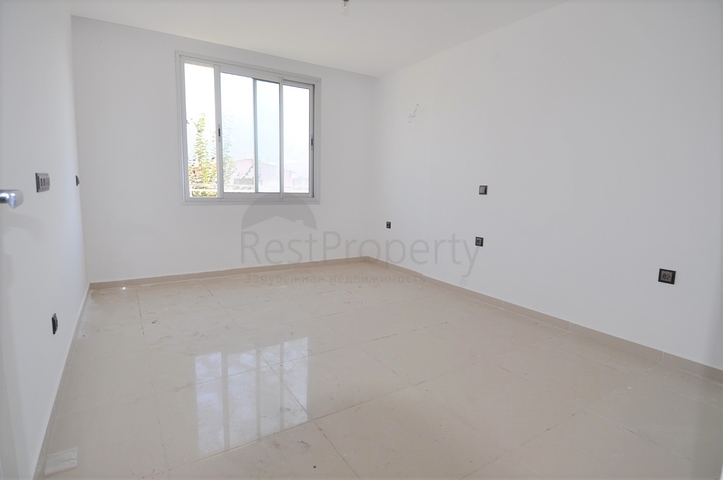 Просторный дуплекс с выходом в сад