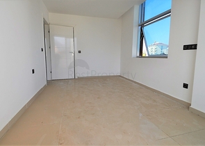 Просторный дуплекс с выходом в сад