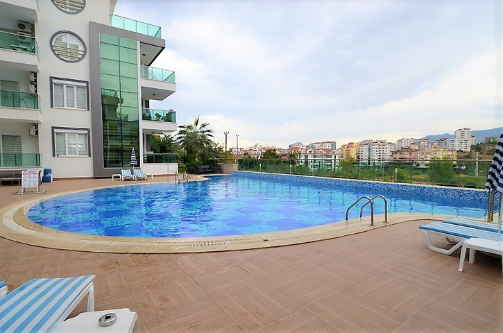 Роскошный двухуровневый пентхаус с видом на горы