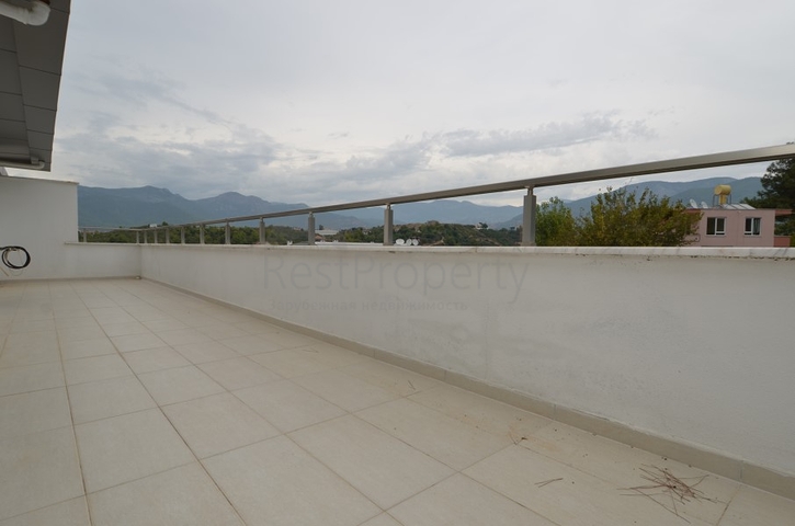 Роскошный двухуровневый пентхаус с видом на горы