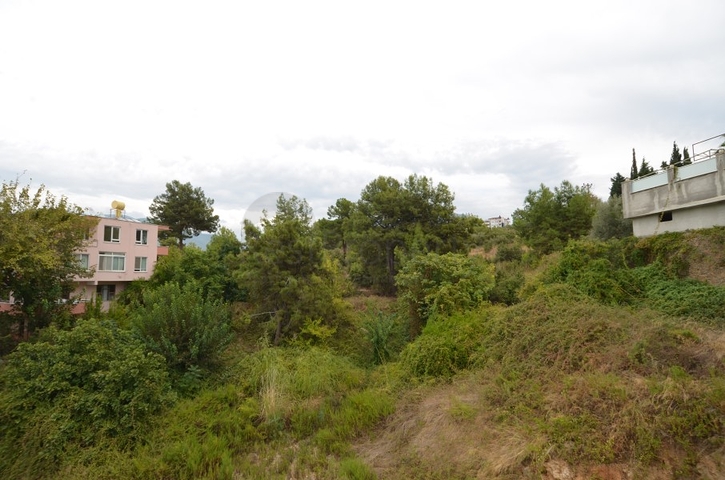 Роскошный двухуровневый пентхаус с видом на горы