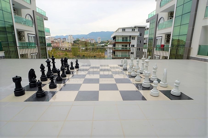 Роскошный двухуровневый пентхаус с видом на горы