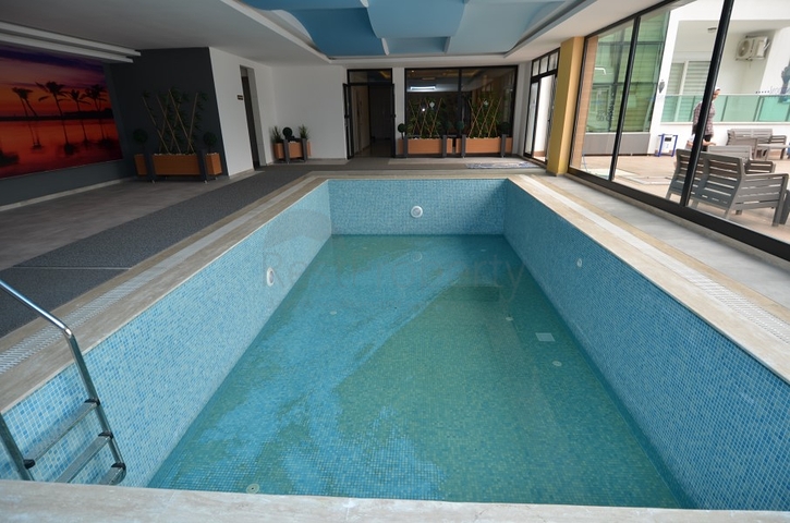 Роскошный двухуровневый пентхаус с видом на горы