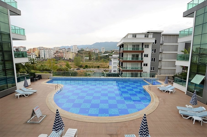 Роскошный двухуровневый пентхаус с видом на горы