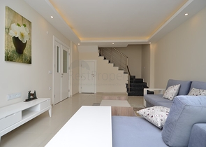 Роскошный двухуровневый пентхаус с видом на горы