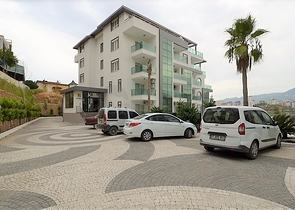 Роскошный двухуровневый пентхаус с видом на горы