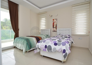 Роскошный двухуровневый пентхаус с видом на горы