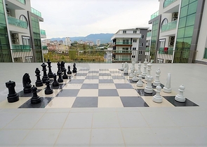 Роскошный двухуровневый пентхаус с видом на горы