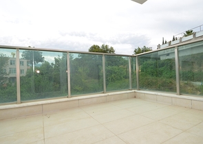 Роскошный двухуровневый пентхаус с видом на горы