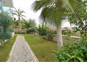 Роскошный двухуровневый пентхаус с видом на горы