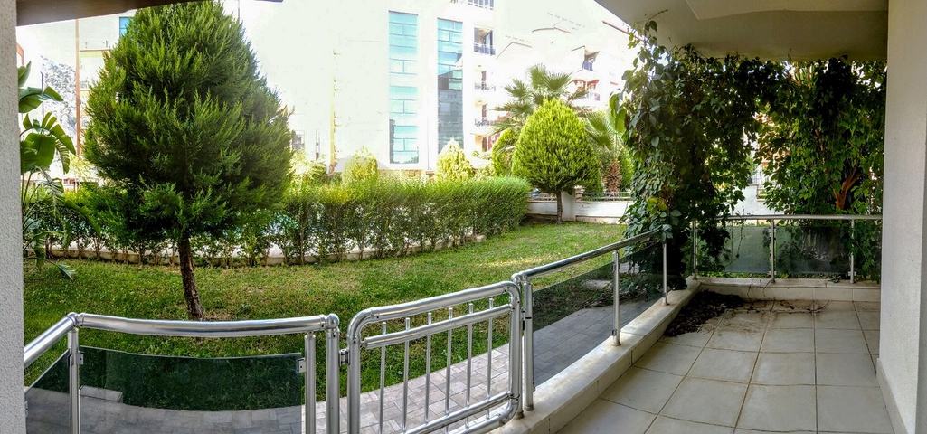 Квартира 1+1 с видом на бассейн в Хурме Коньяалты